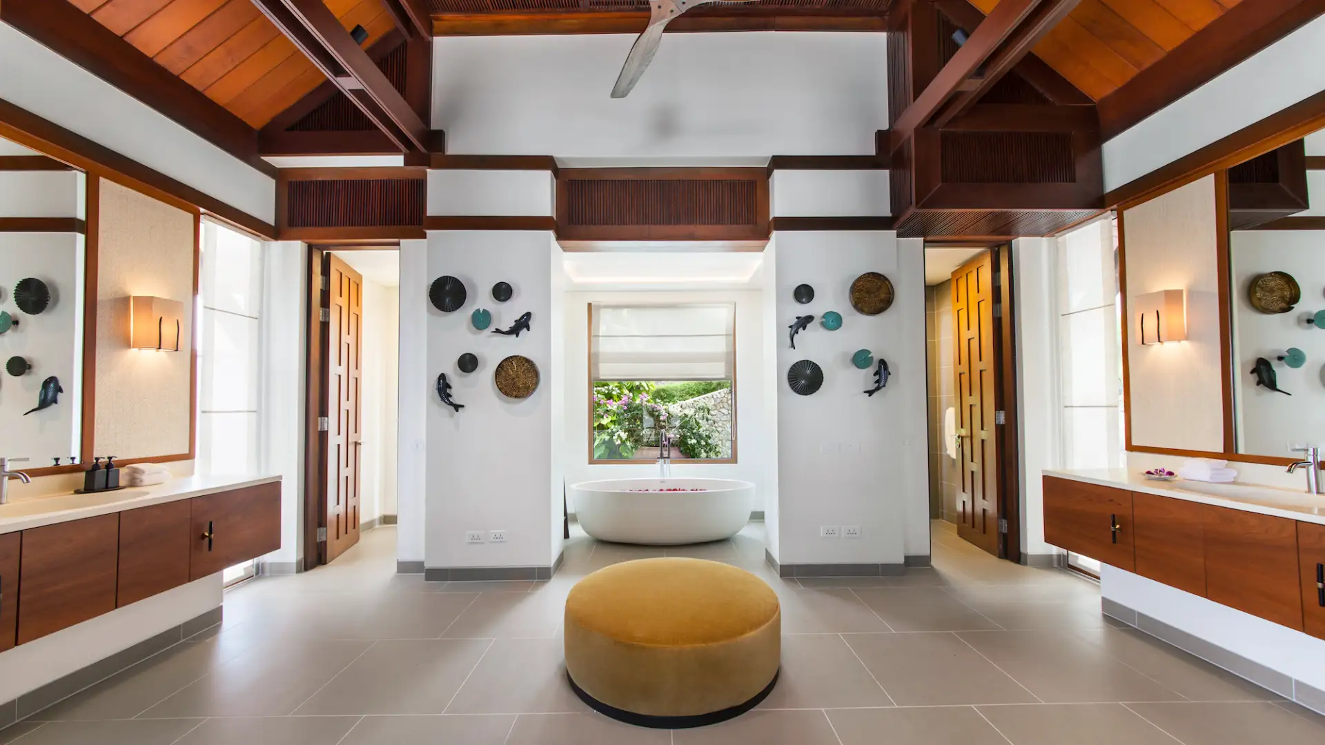 Peaceful 6 BR Beachfront villa in Phuket