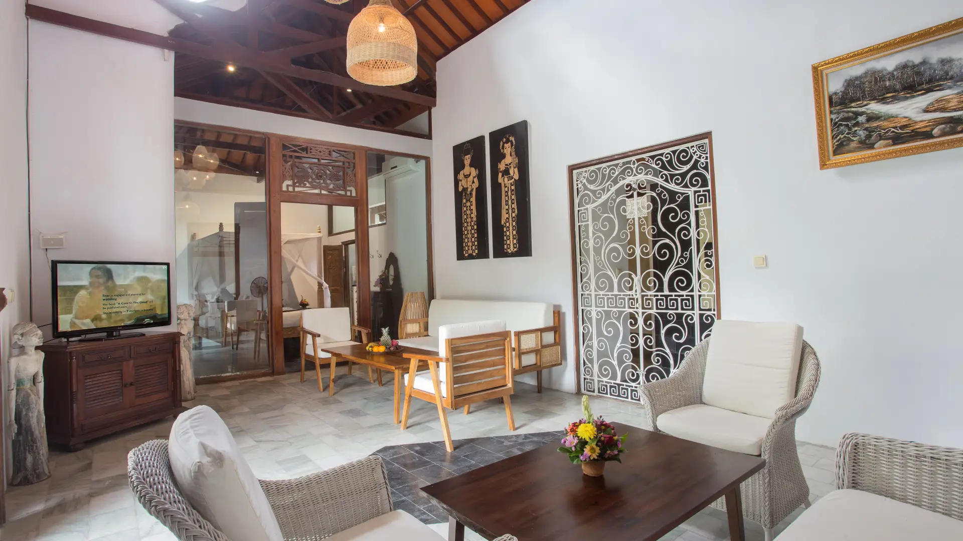 Cozy open-concept living space with natural lighting - Villa Etnik