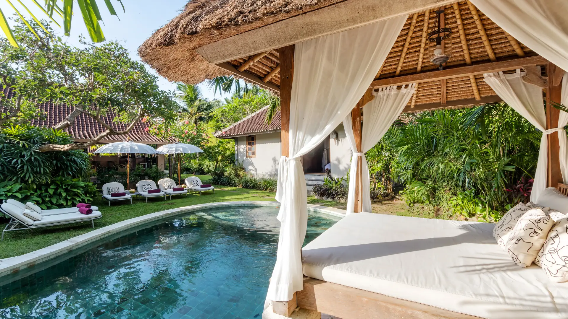 Cozy 5BR Retreat in Seminyak