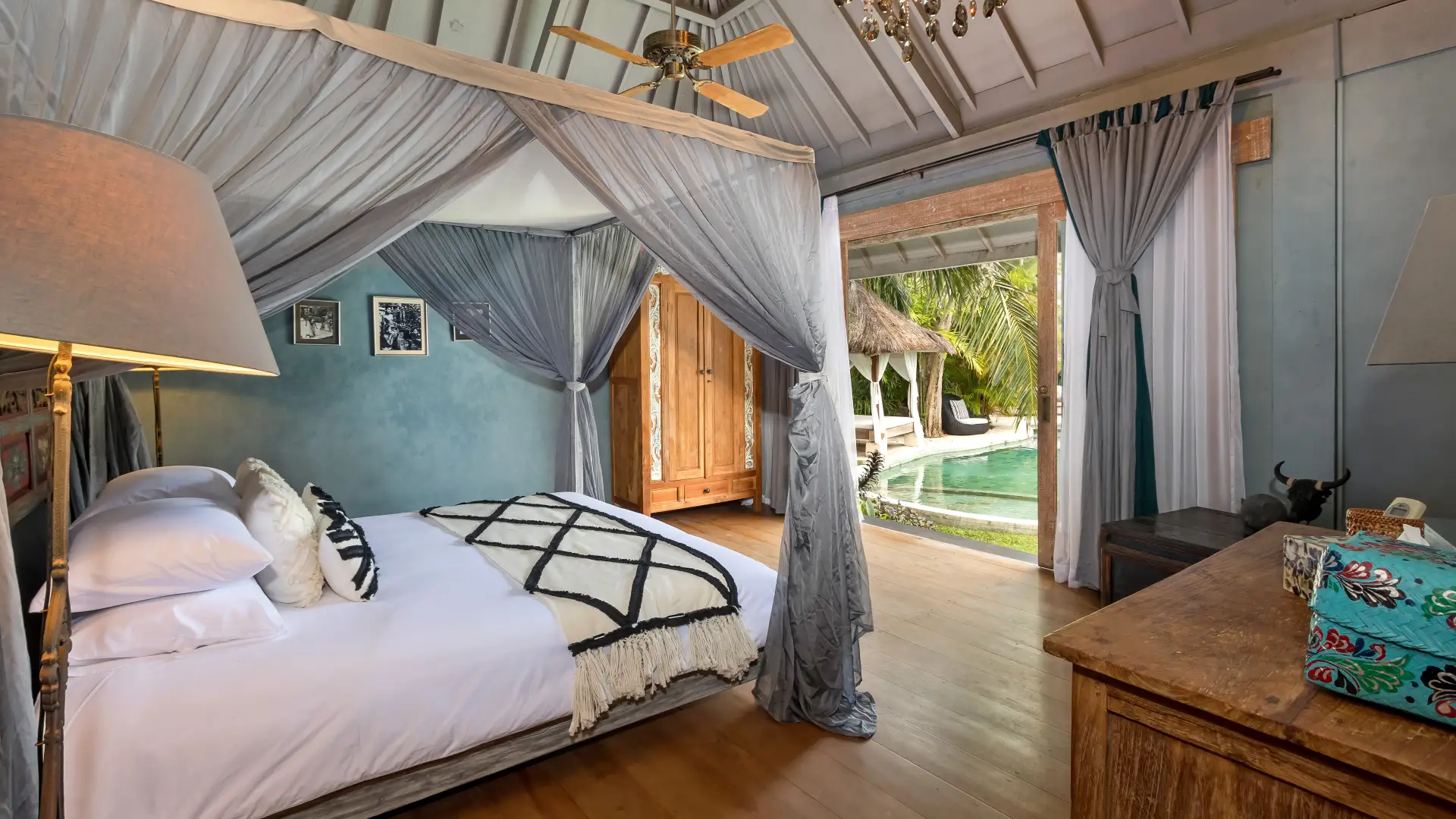 Cozy 5BR Retreat in Seminyak 