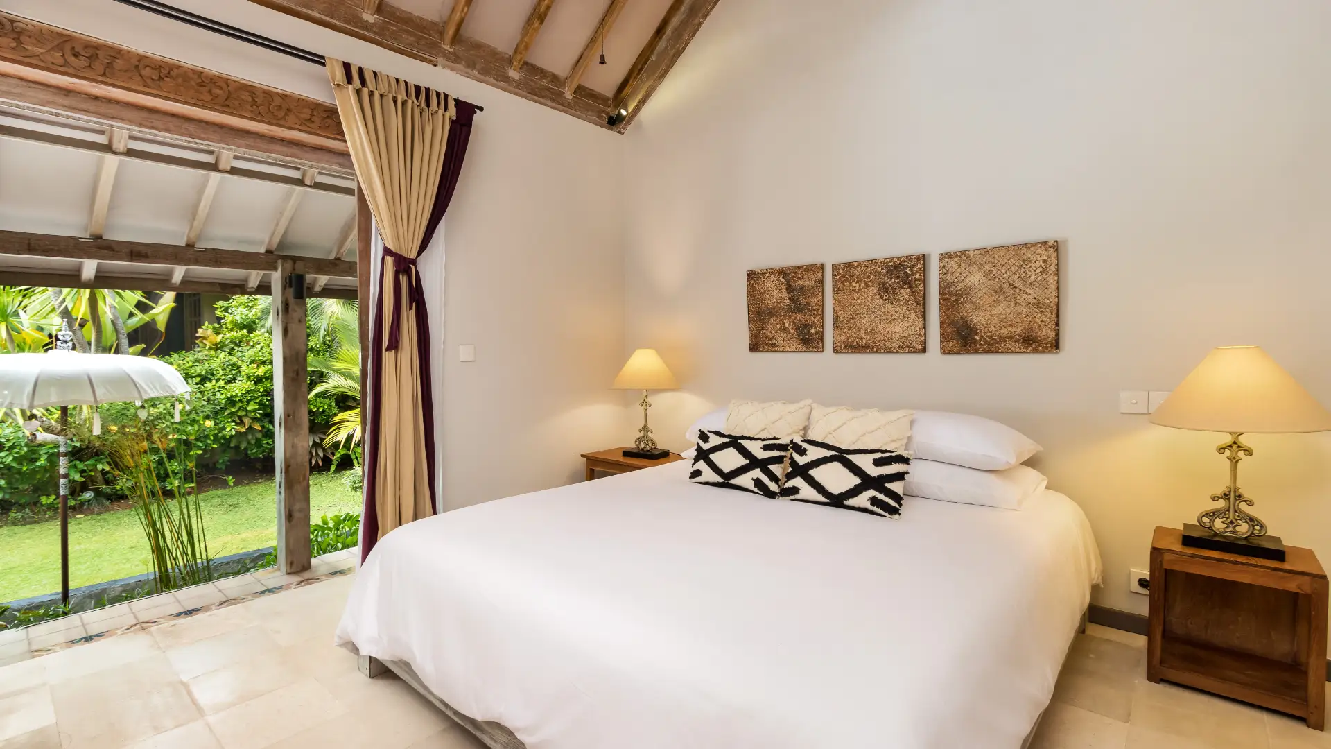 Cozy 5BR Retreat in Seminyak