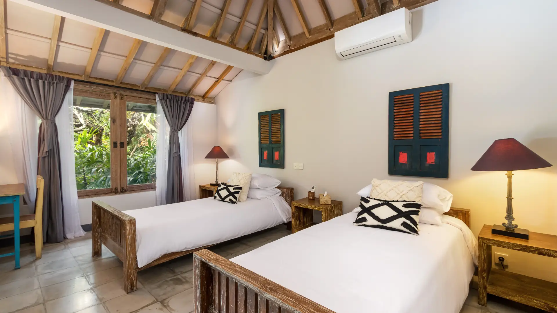 Cozy 5BR Retreat in Seminyak 