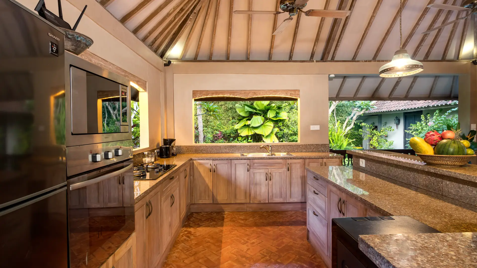 Cozy 5BR Retreat in Seminyak 