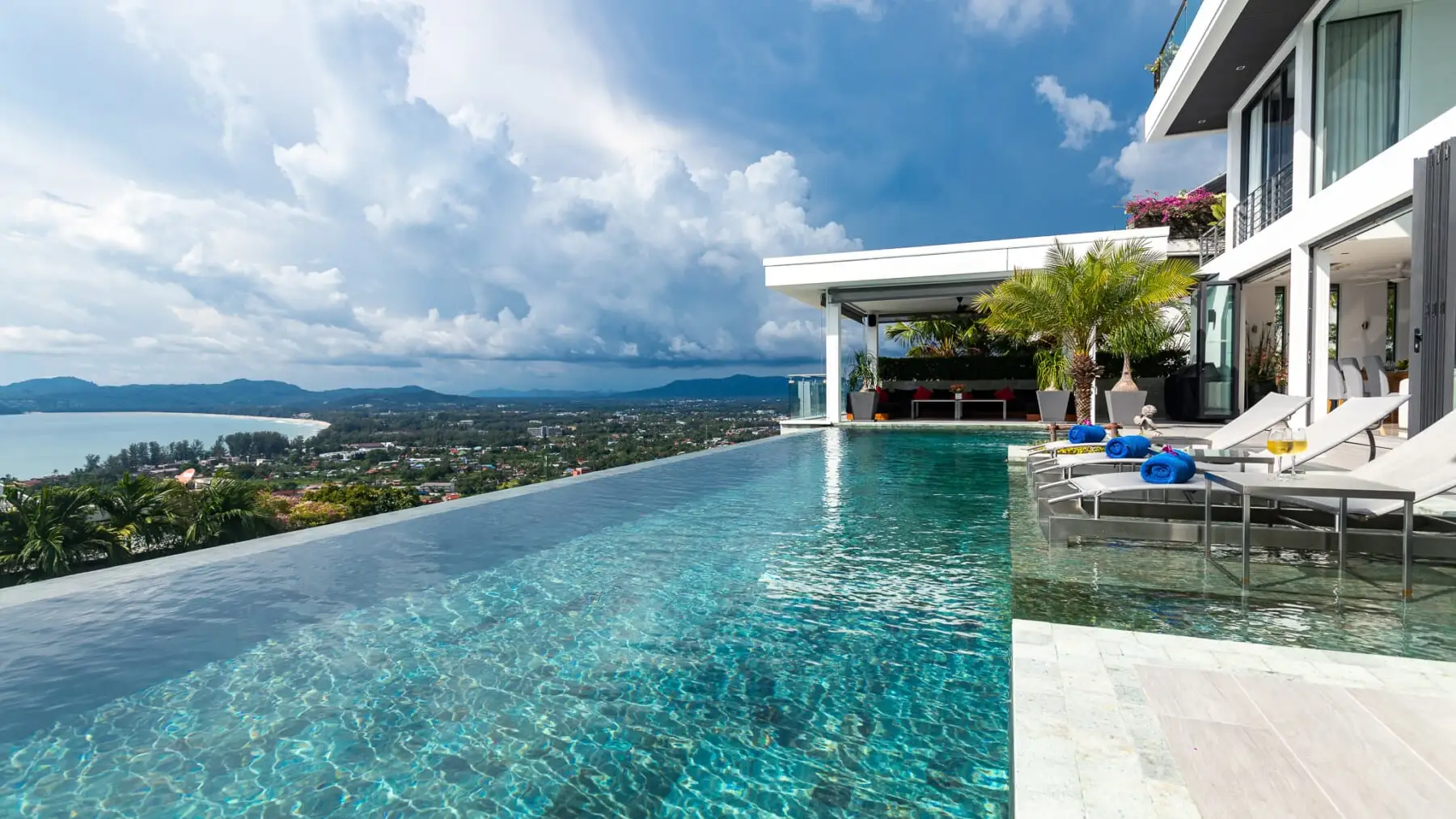 Luxurious 6-Bedroom Swedish Villa in Phuket