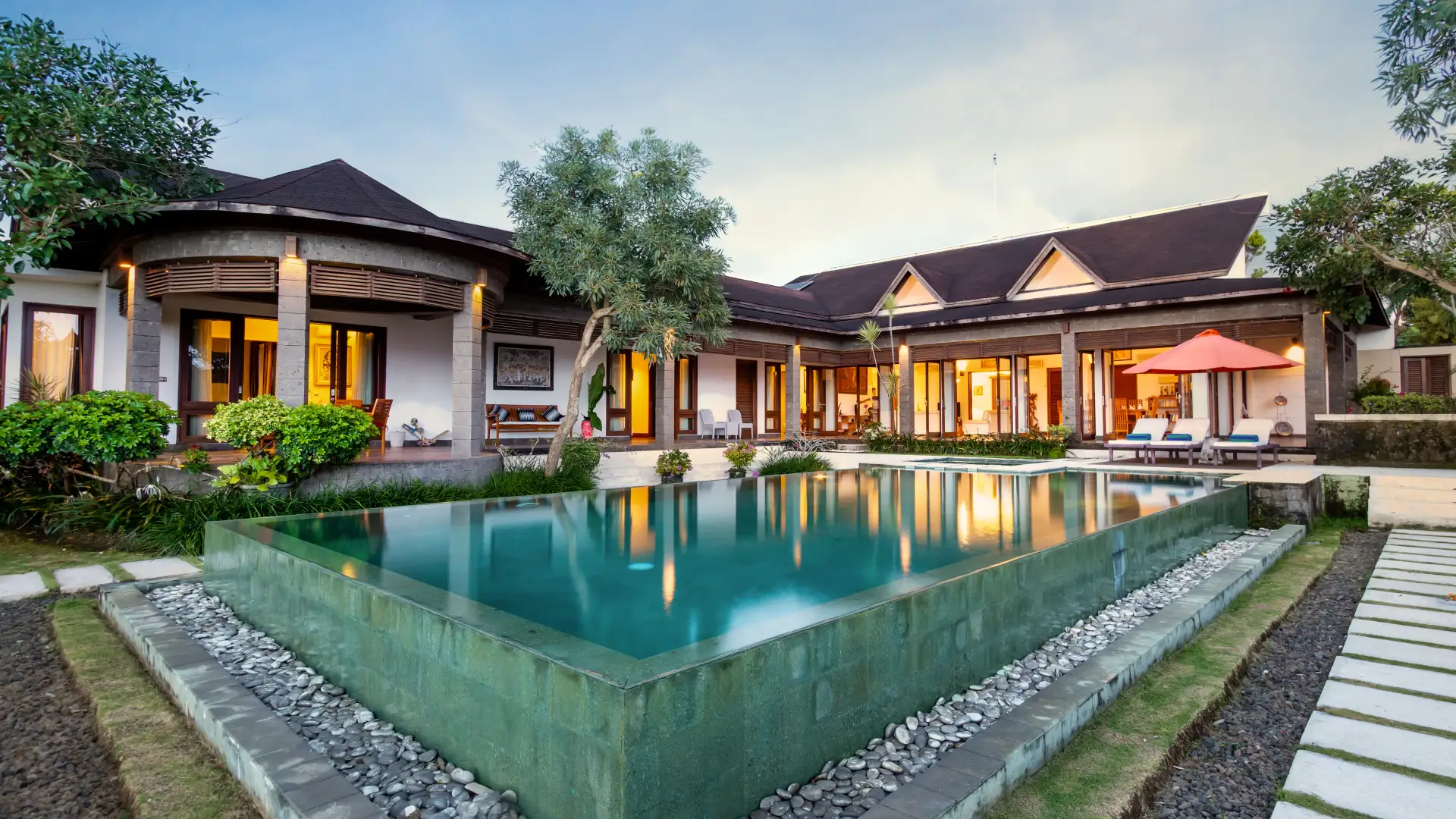 Unique 4BR Luxury Villa in Ubud
