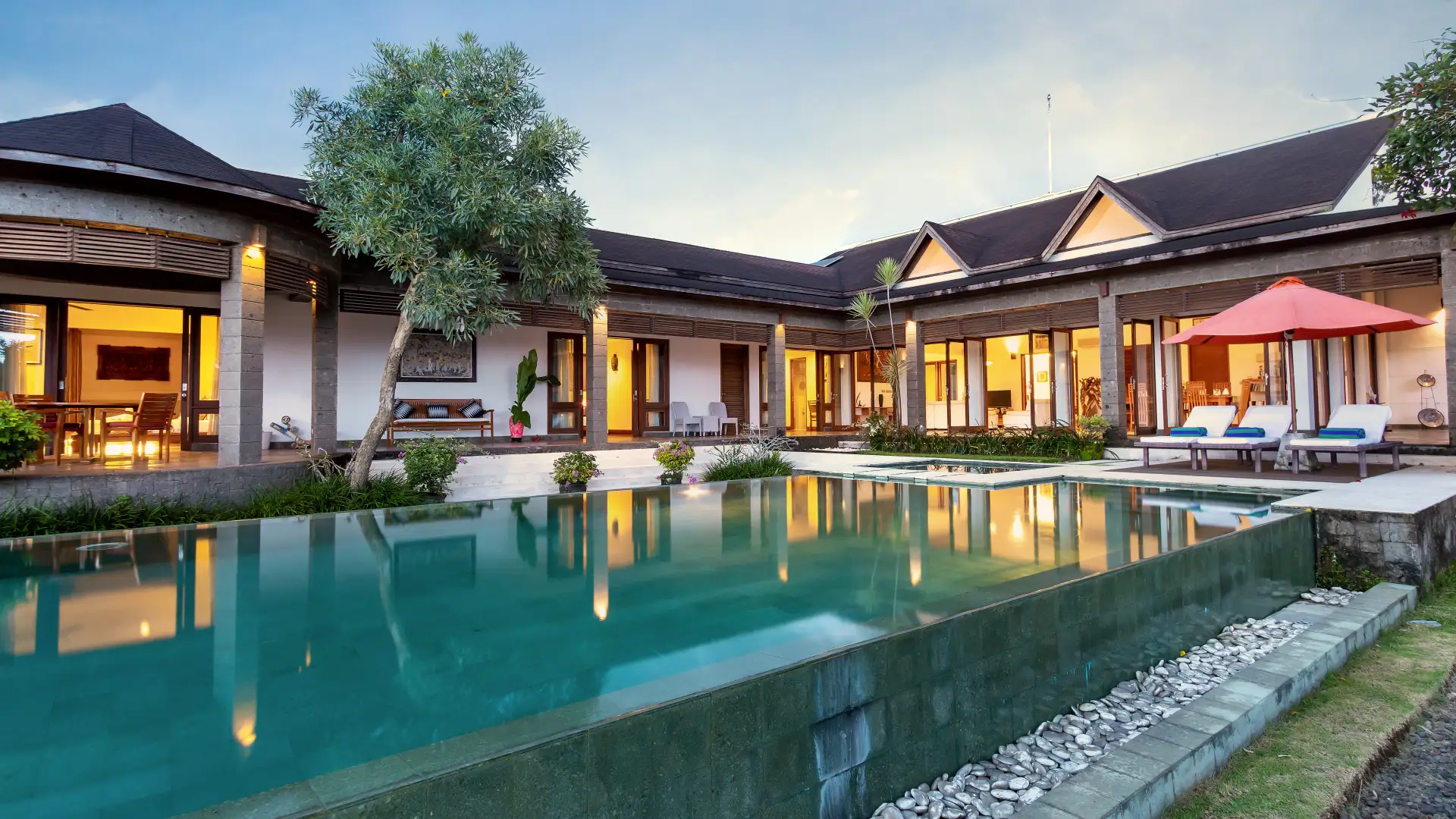 4BR Luxury Infinity Pool Villa in Ubud