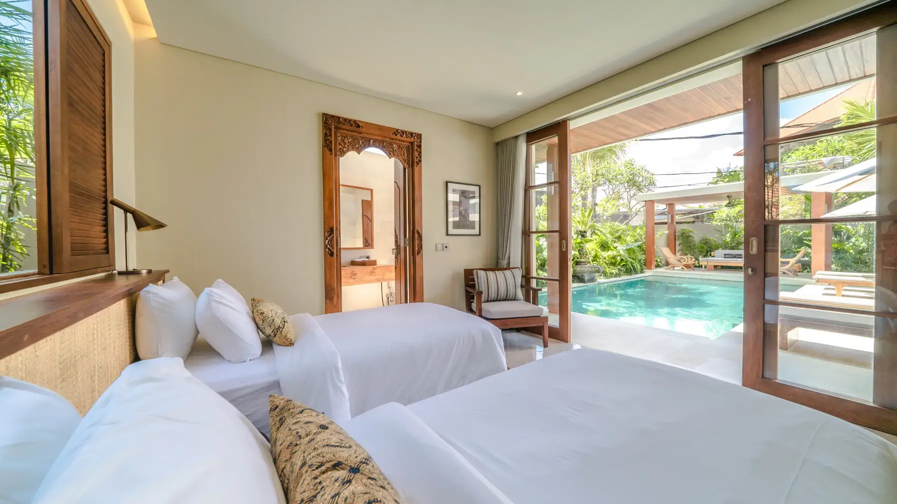 Modern 5BR Villa  – 10 Min to Echo Beach