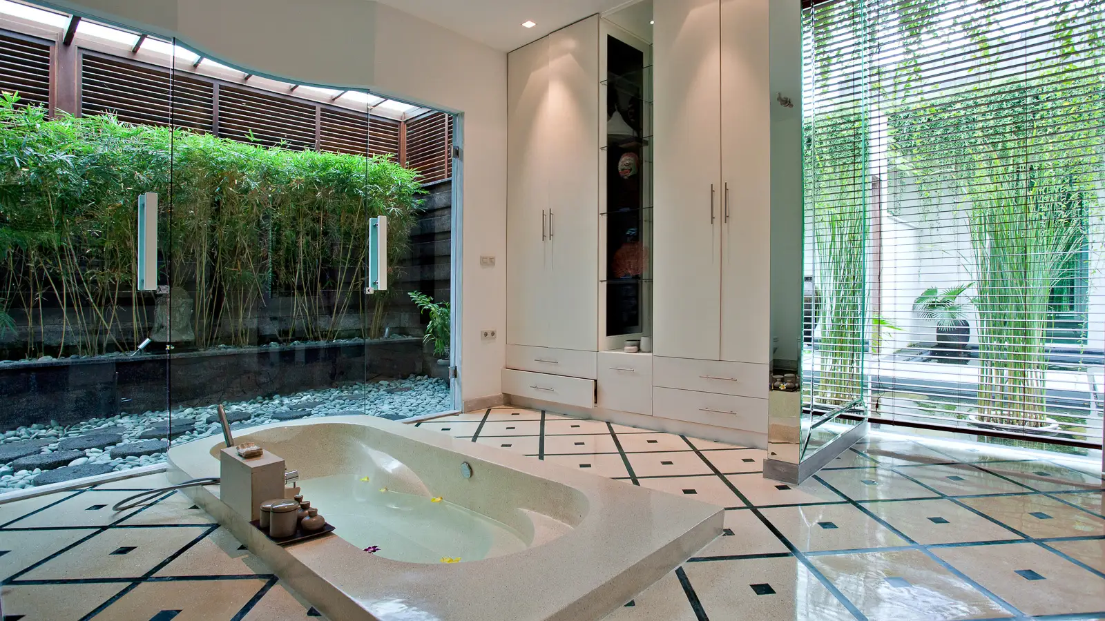 Luxury 6 Bedrooms in Canggu, Bali