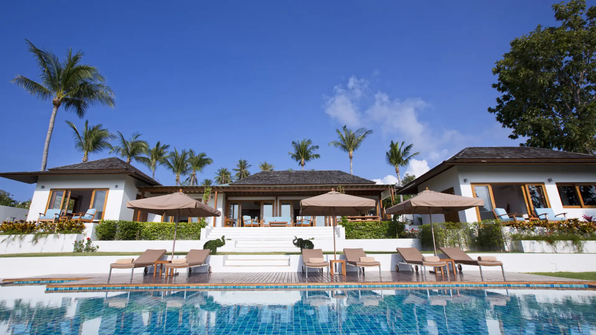 Beautiful 3 Bedroom Beachside Villa