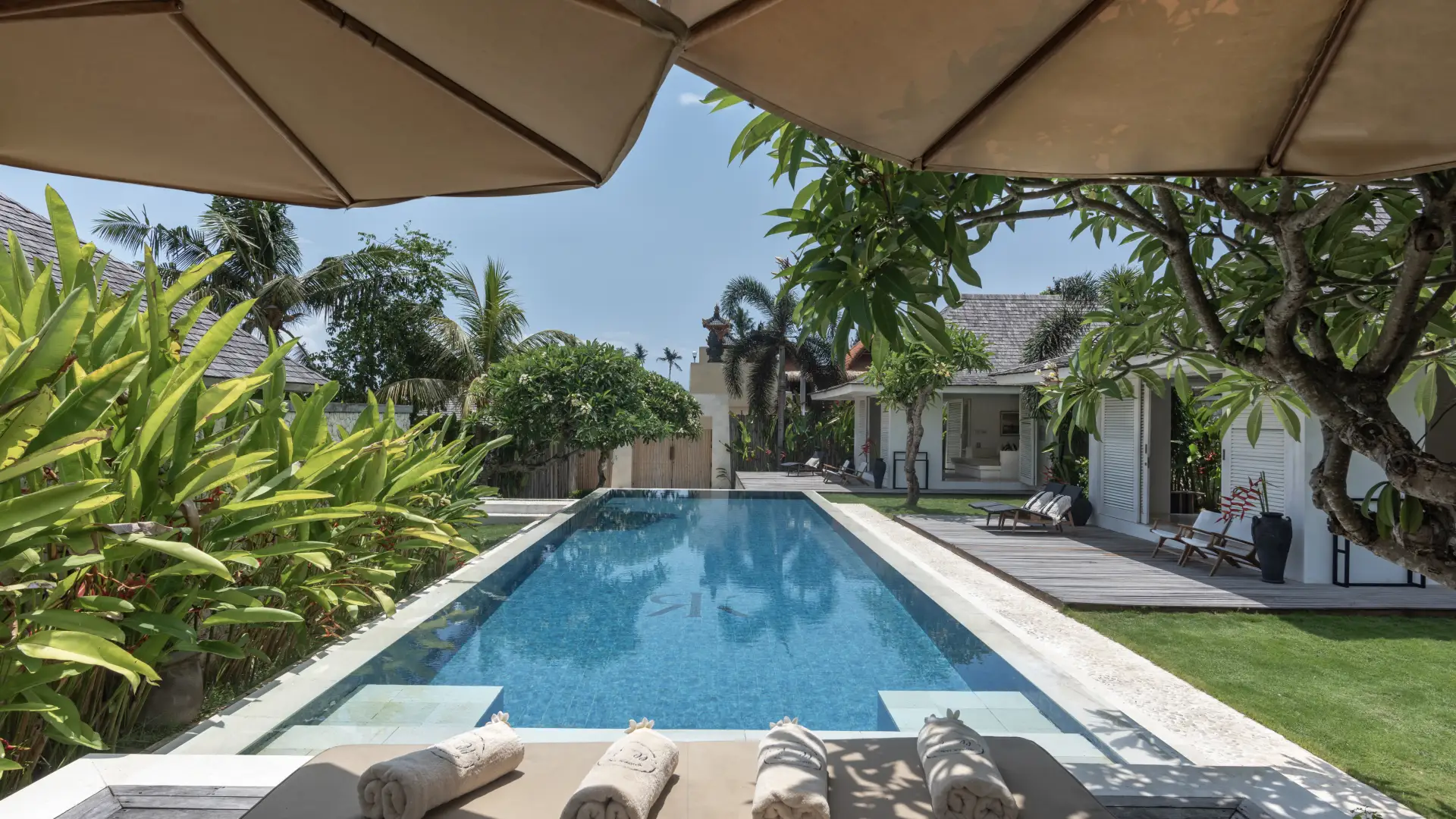 Tropical 5 BR in Seseh, Canggu