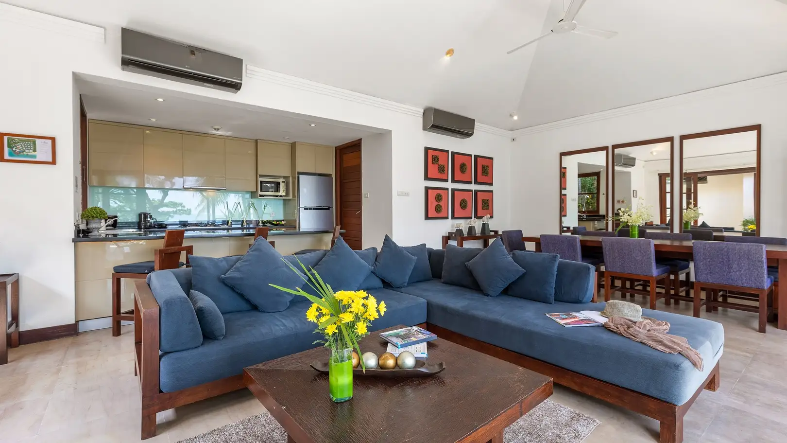 Adjoining Living Area & Kitchen - Villa Aqua Vista 26