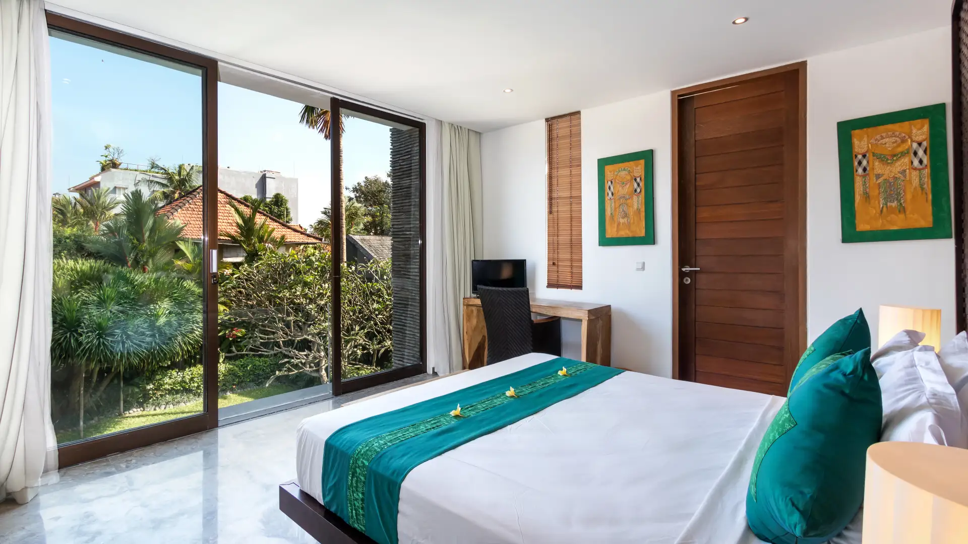  10 BR Close to Eat Street in Seminyak