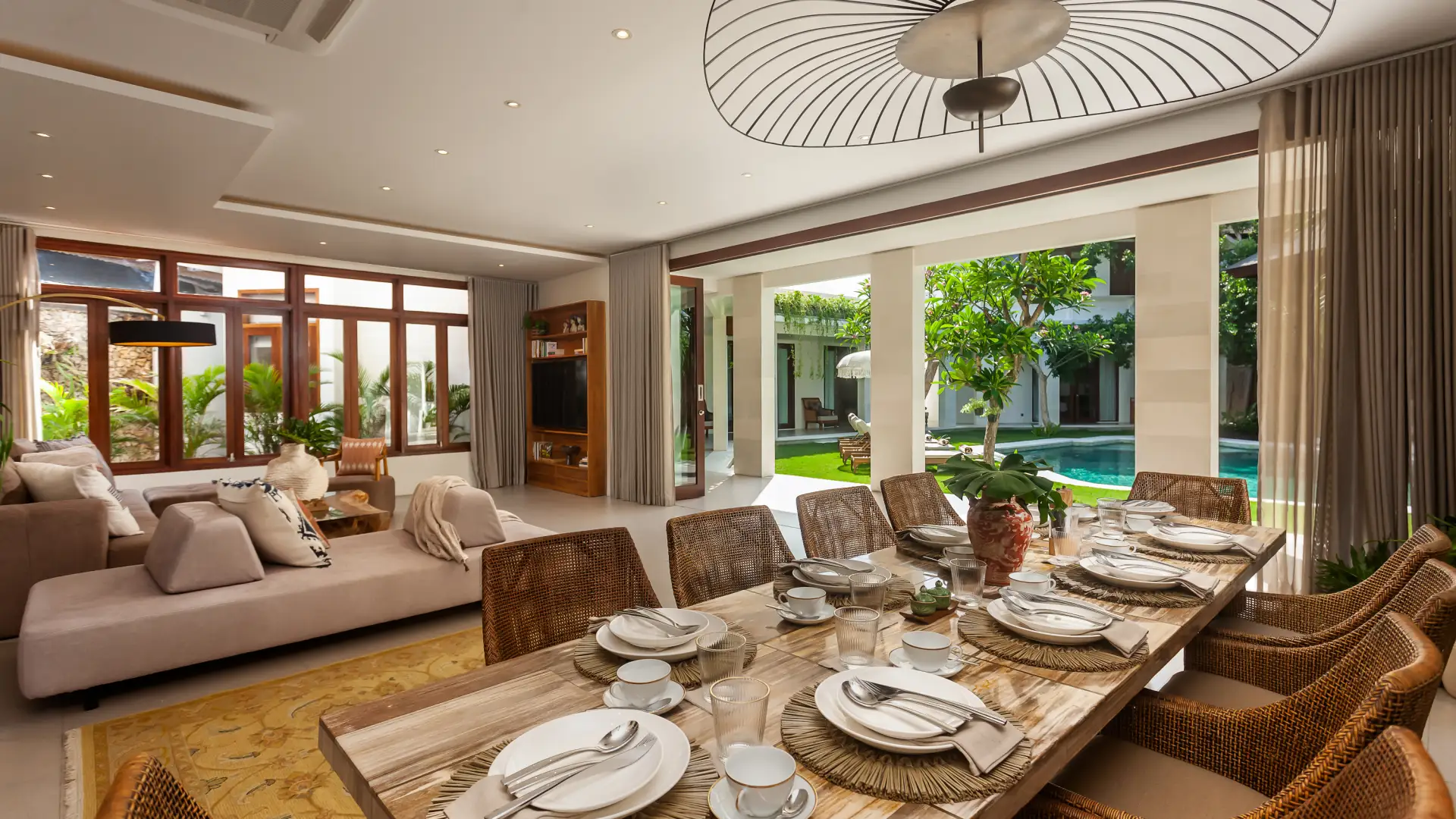 Dining Area - Villa Lenu