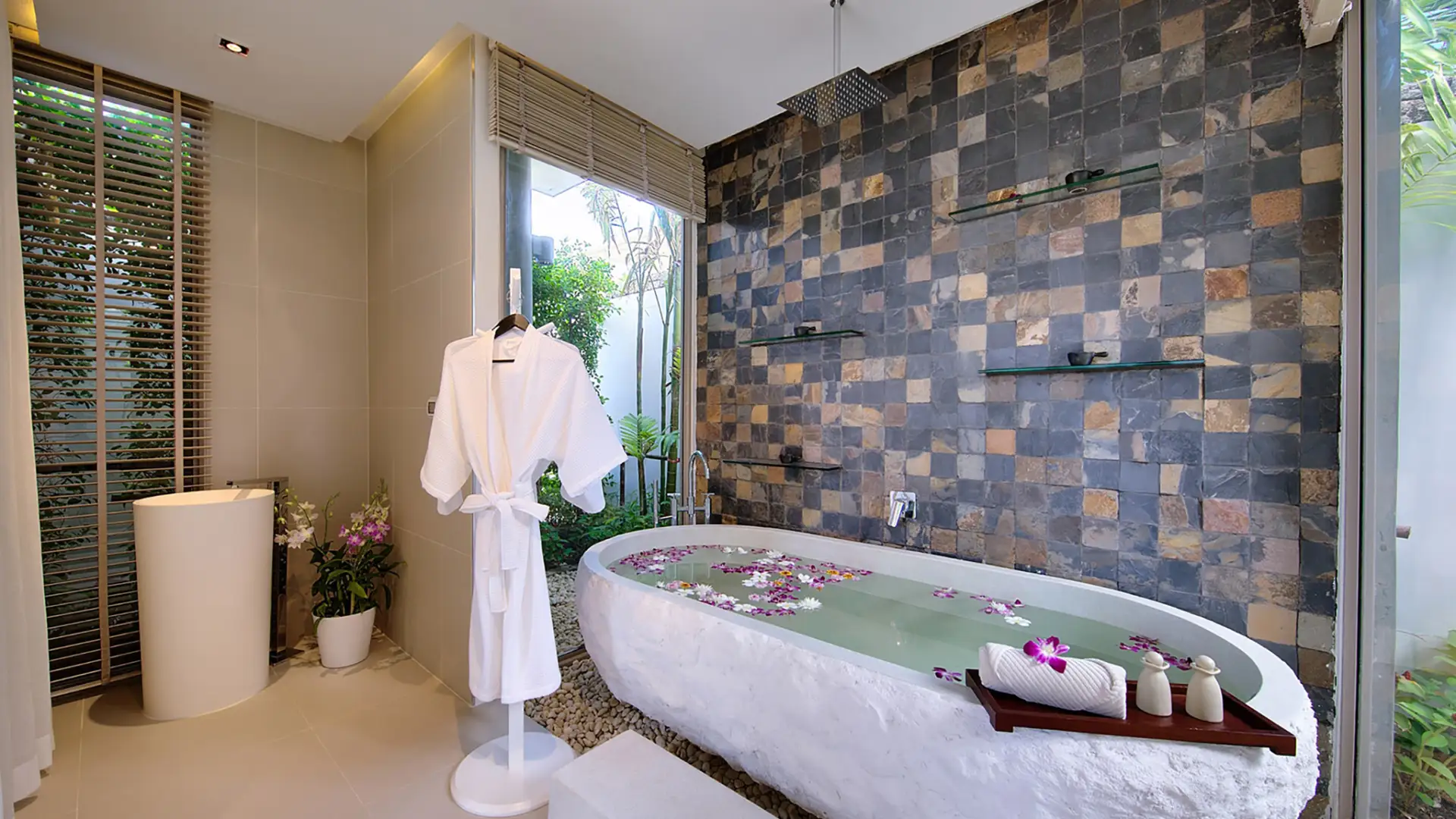 Bathroom - Villa Tievoli