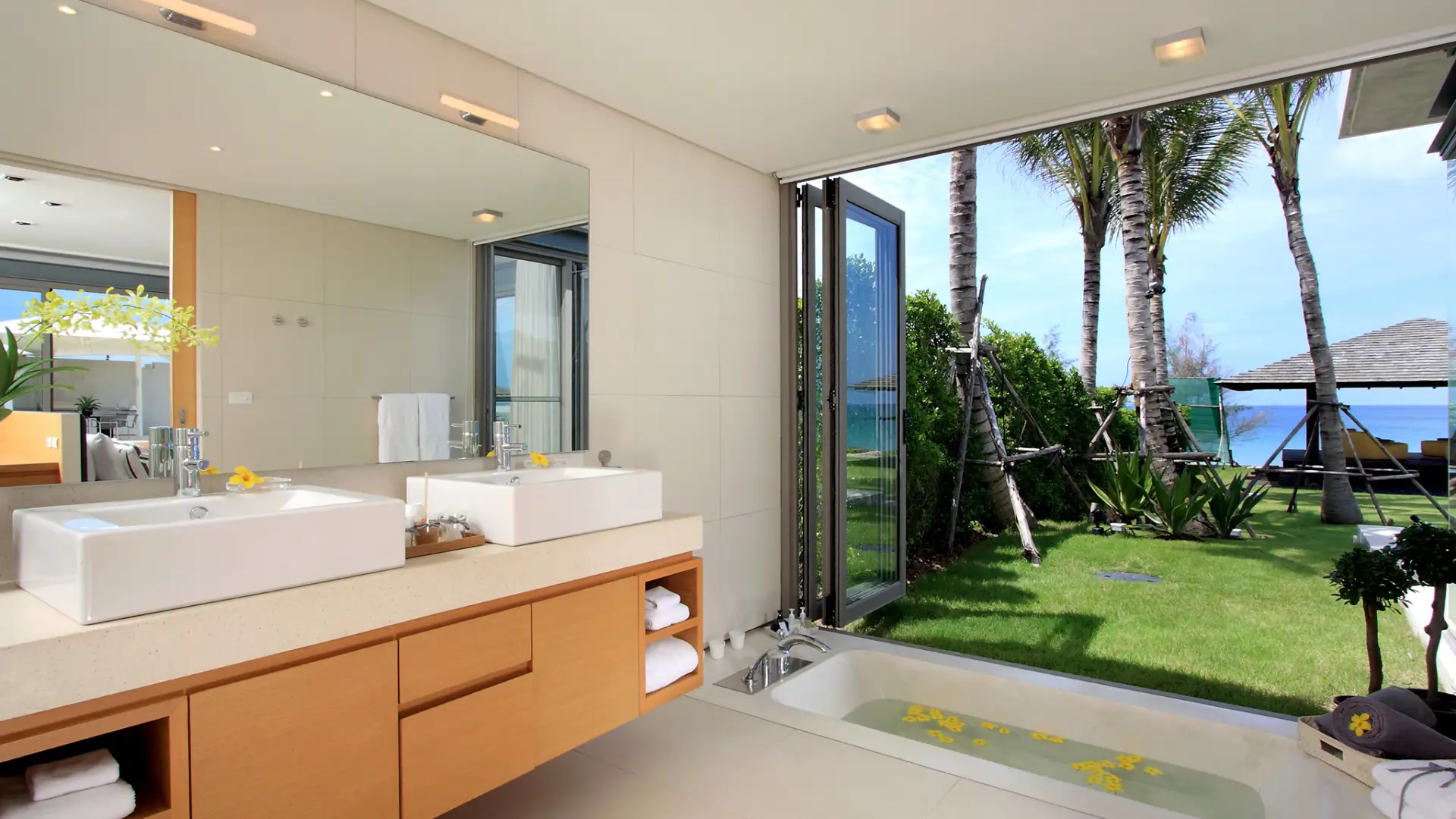 Bathroom - Villa Amarelo