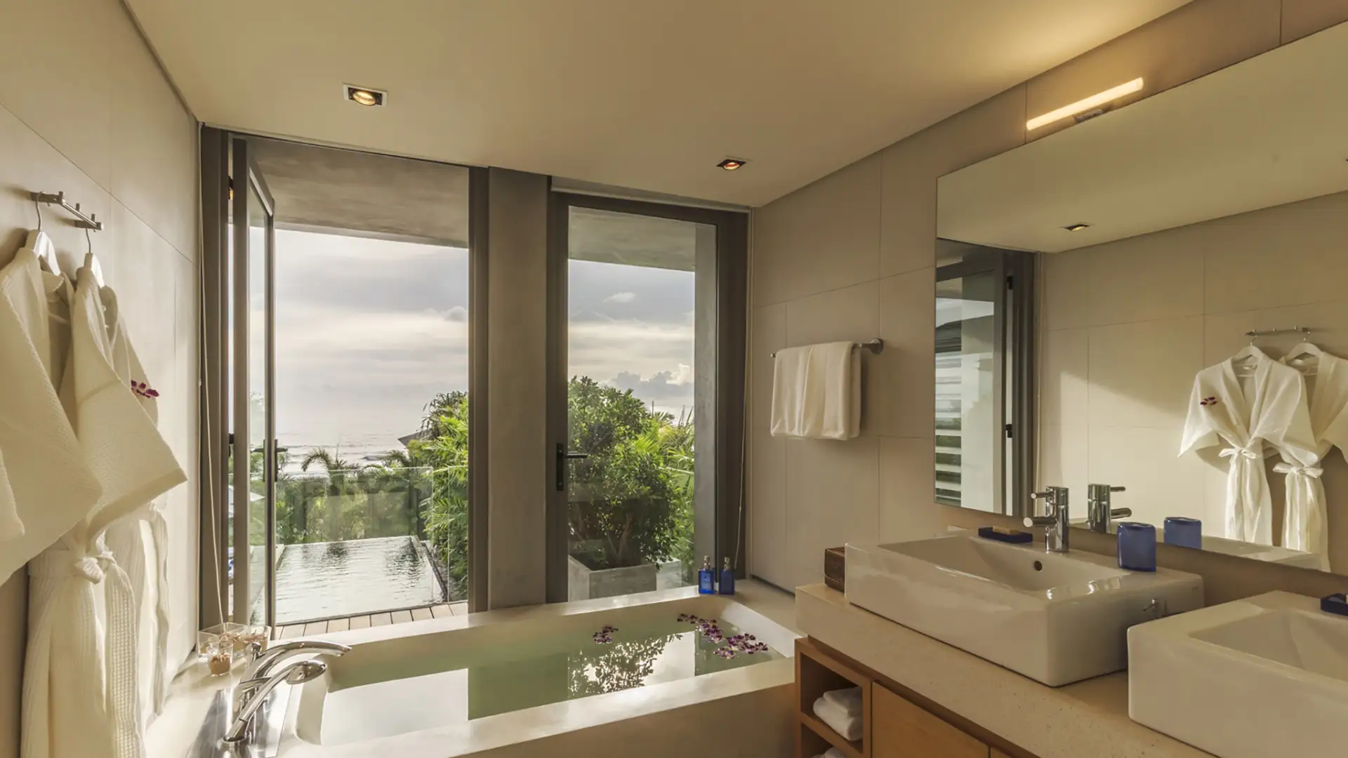 Villa Roxo | Luxury 4BR Ocean View Villa in Phuket