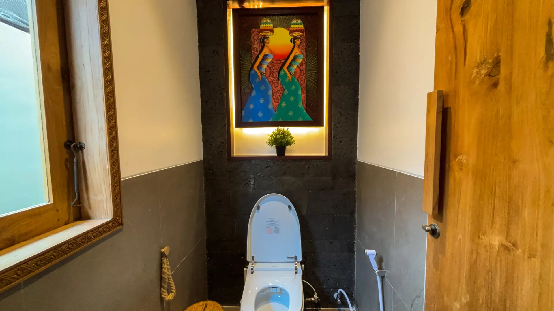 Spa-like ensuite with soaking bathtub - Villa Dijabu Bali