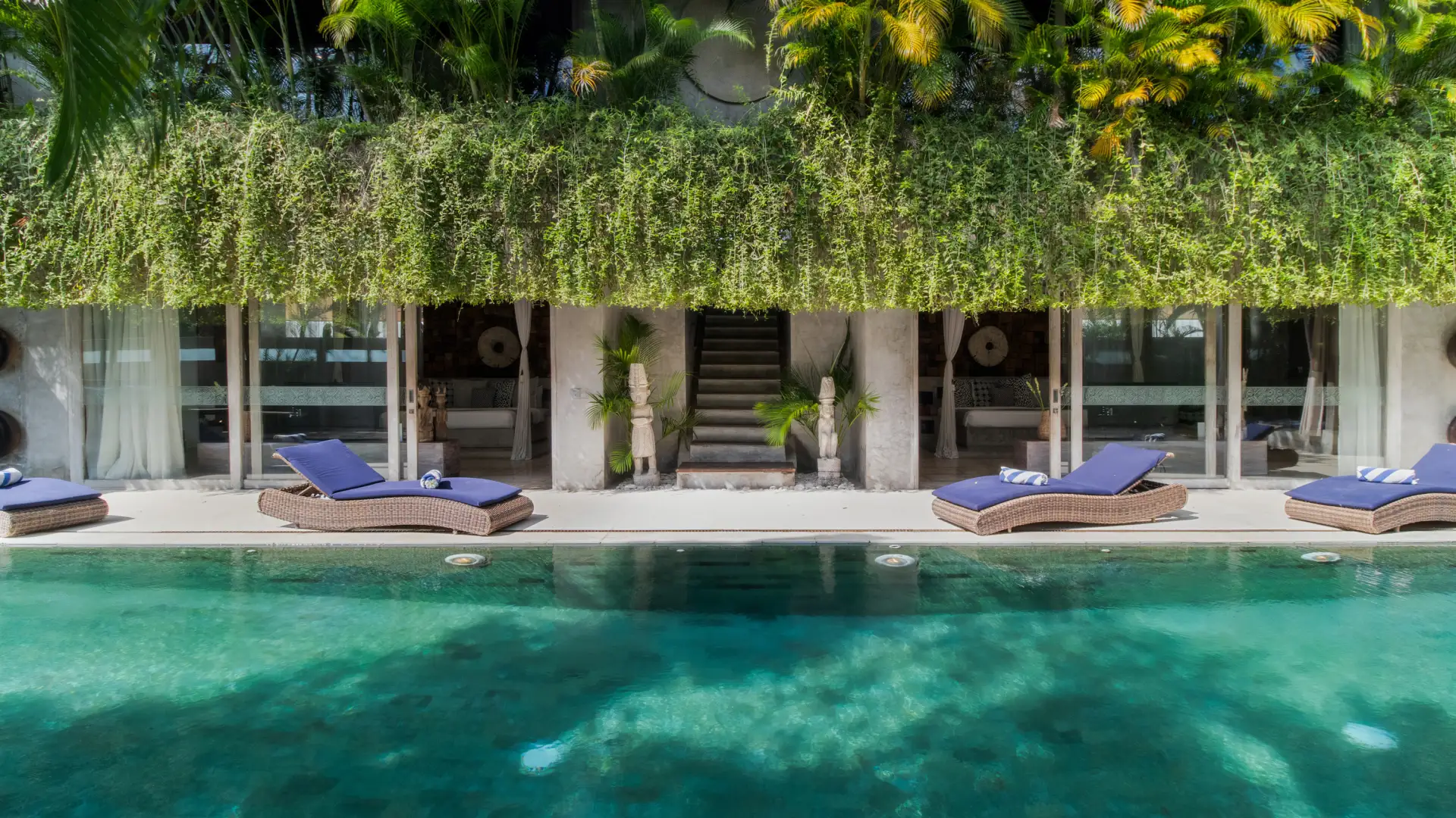 Sunbeds - Villa Ipanema