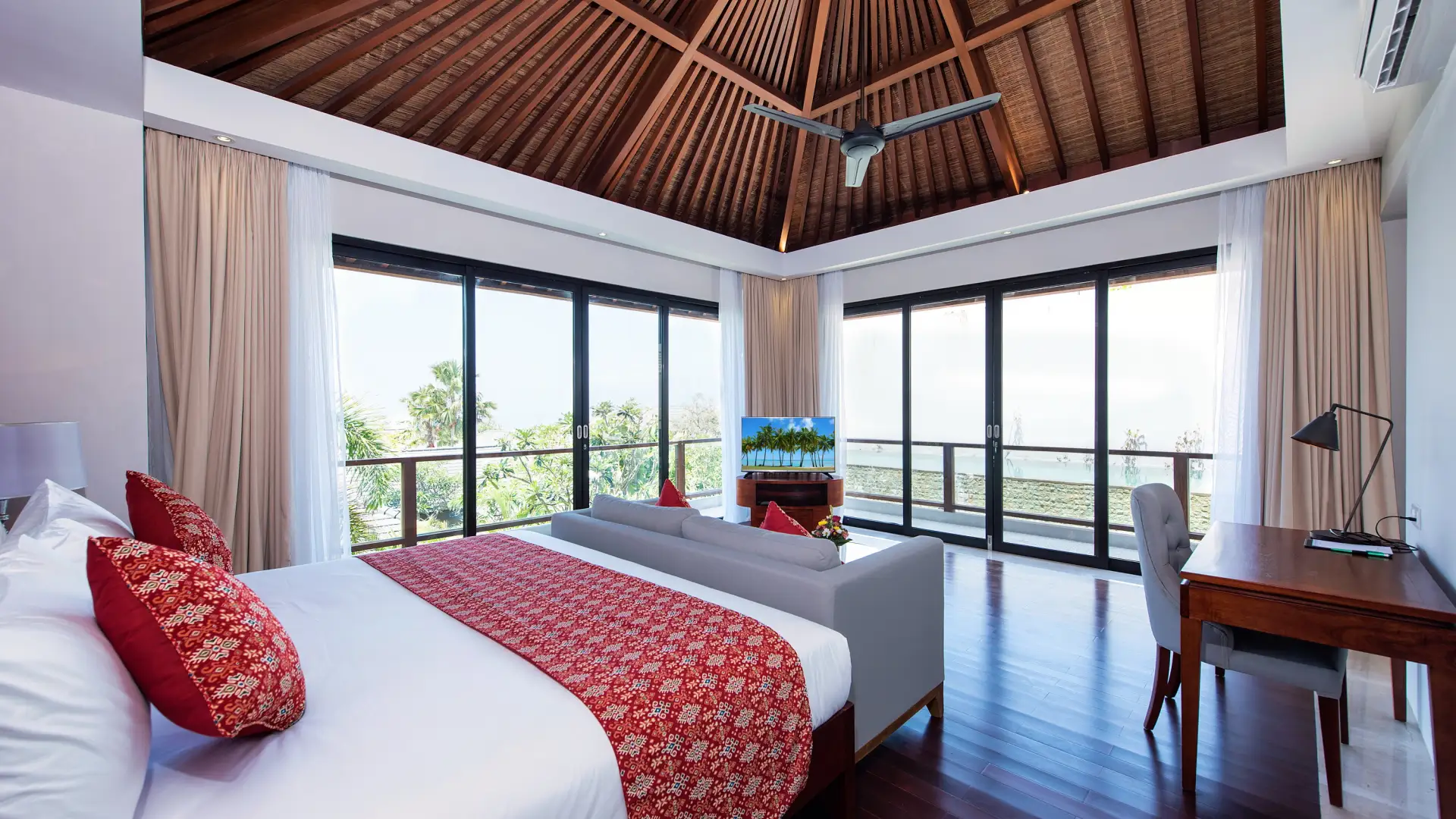 3 BR Oceanfront Luxury Villa with Infinity Pool - Villa Yamuna