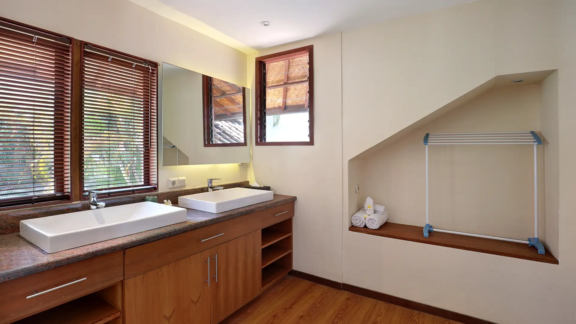Charming 4BR Balinese Villa in Seminyak - Villa Surin