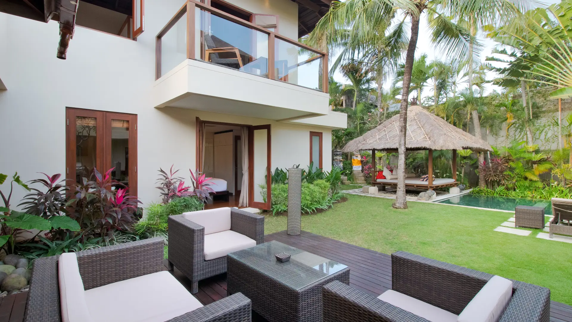 Luxurious 6BR Retreat in the Heart of Seminyak - Villa Josuloma