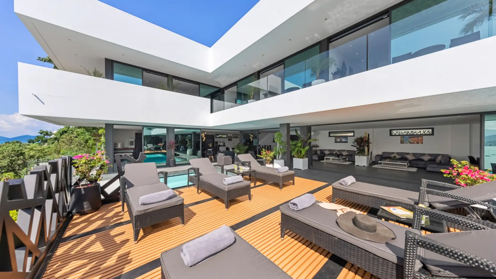 Sky-View 8BR Villa | Jacuzzi, Games & Sunset Deck
