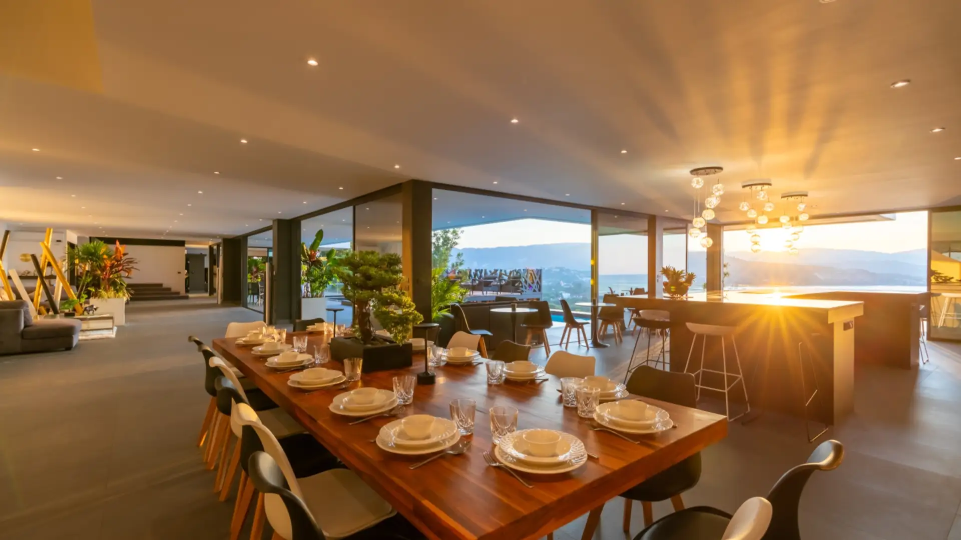 Alfresco dining area for 20 guests with garden and ocean view – Sangsuri Villa 1