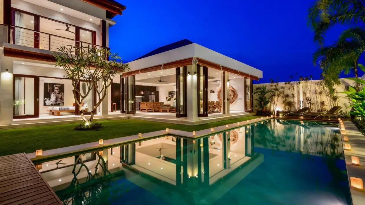 The Pool - The Maya