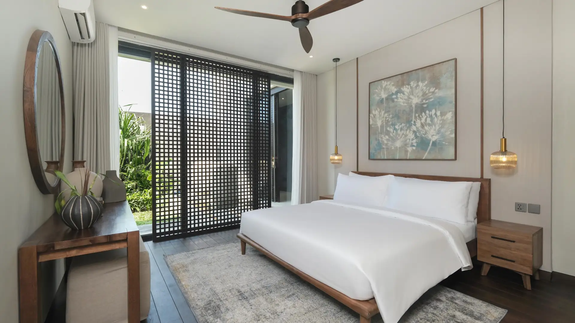 Beachside Villa, Rooftop Pool & Rice Views – 3BDR