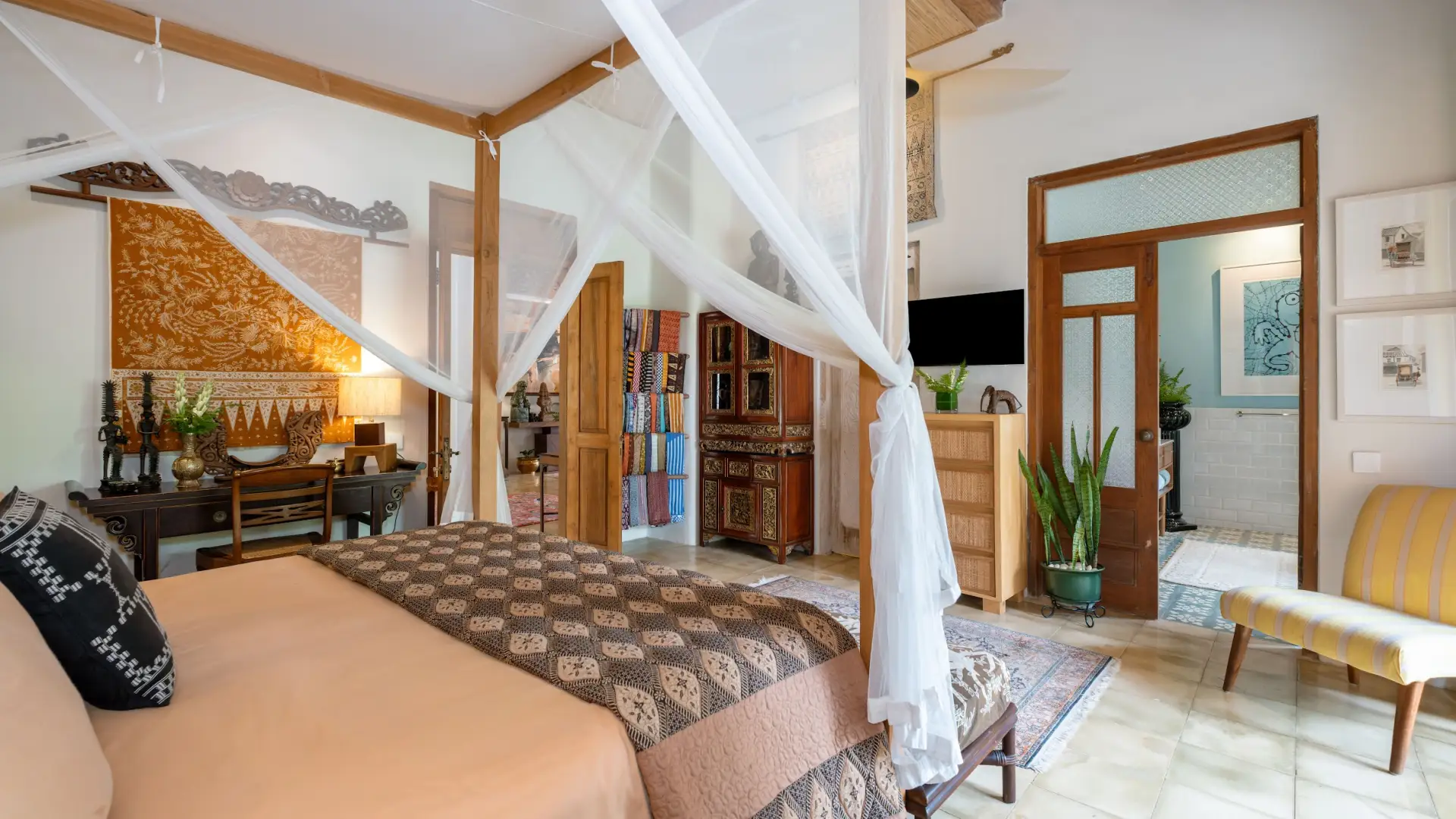 4BR Luxurious Traditional Home in Heart of Ubud