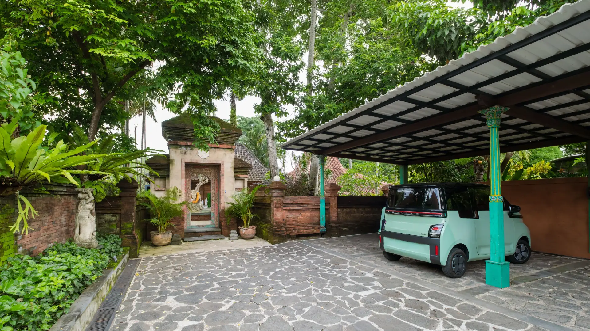 4BR Luxurious Traditional Home in Heart of Ubud