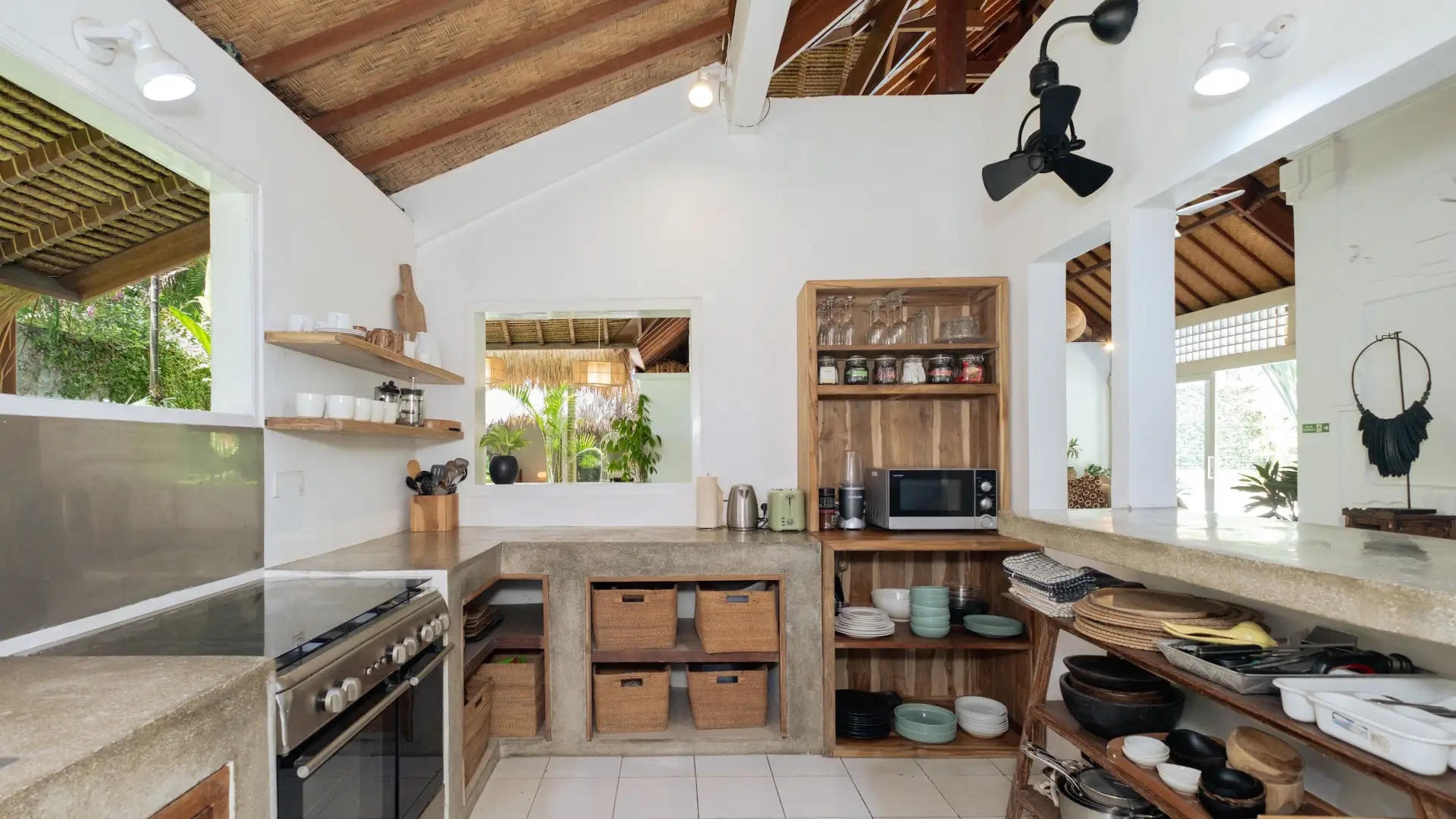 Homey Family Friendly 3 BR Villa - Seminyak 