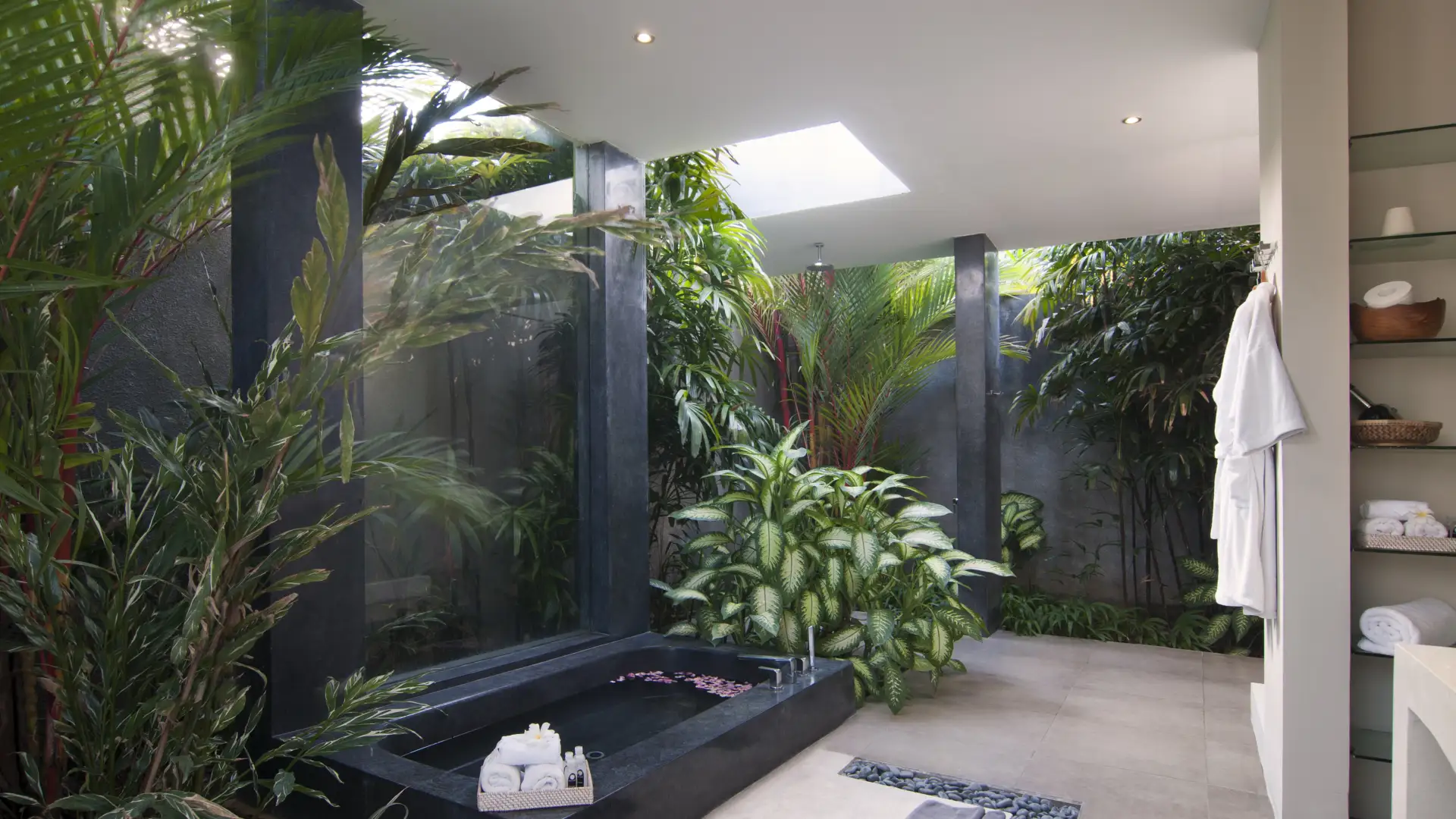 Peacefull 2 Bedroom Poolside Villa