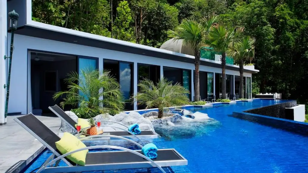 8 Bedroom Luxury Villa in Phuket