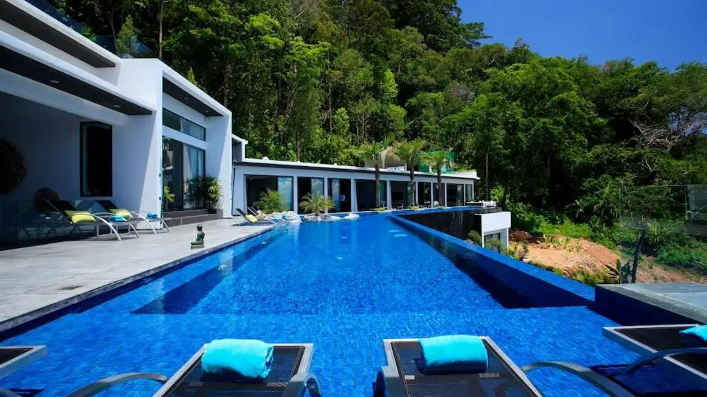8 Bedroom Luxury Villa in Phuket
