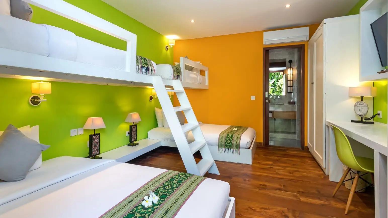 Luxurious 6 Bedroom Villa in Seminyak