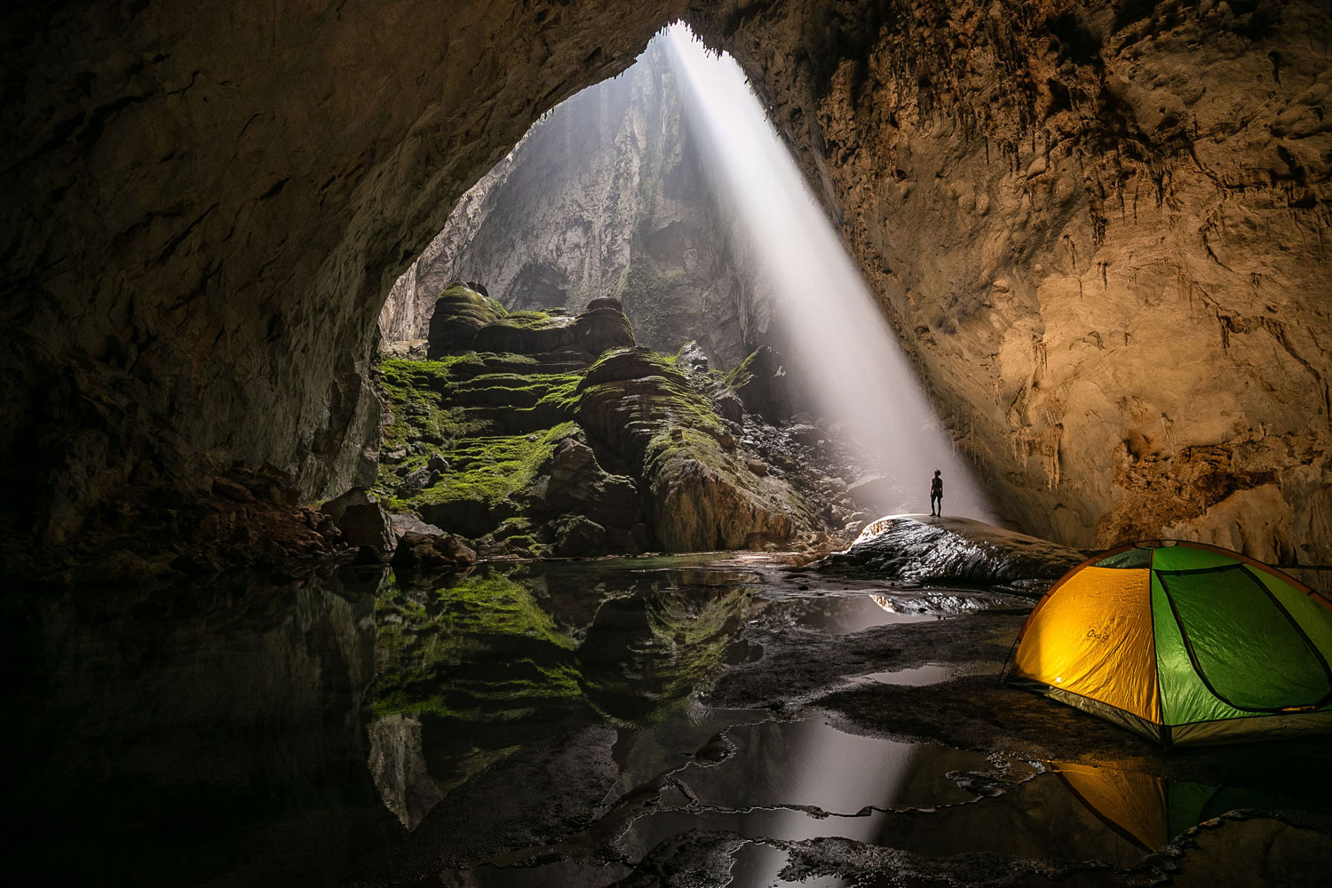 Hinh anh giam gia cac tour tham hiem hang dong Quang Binh 