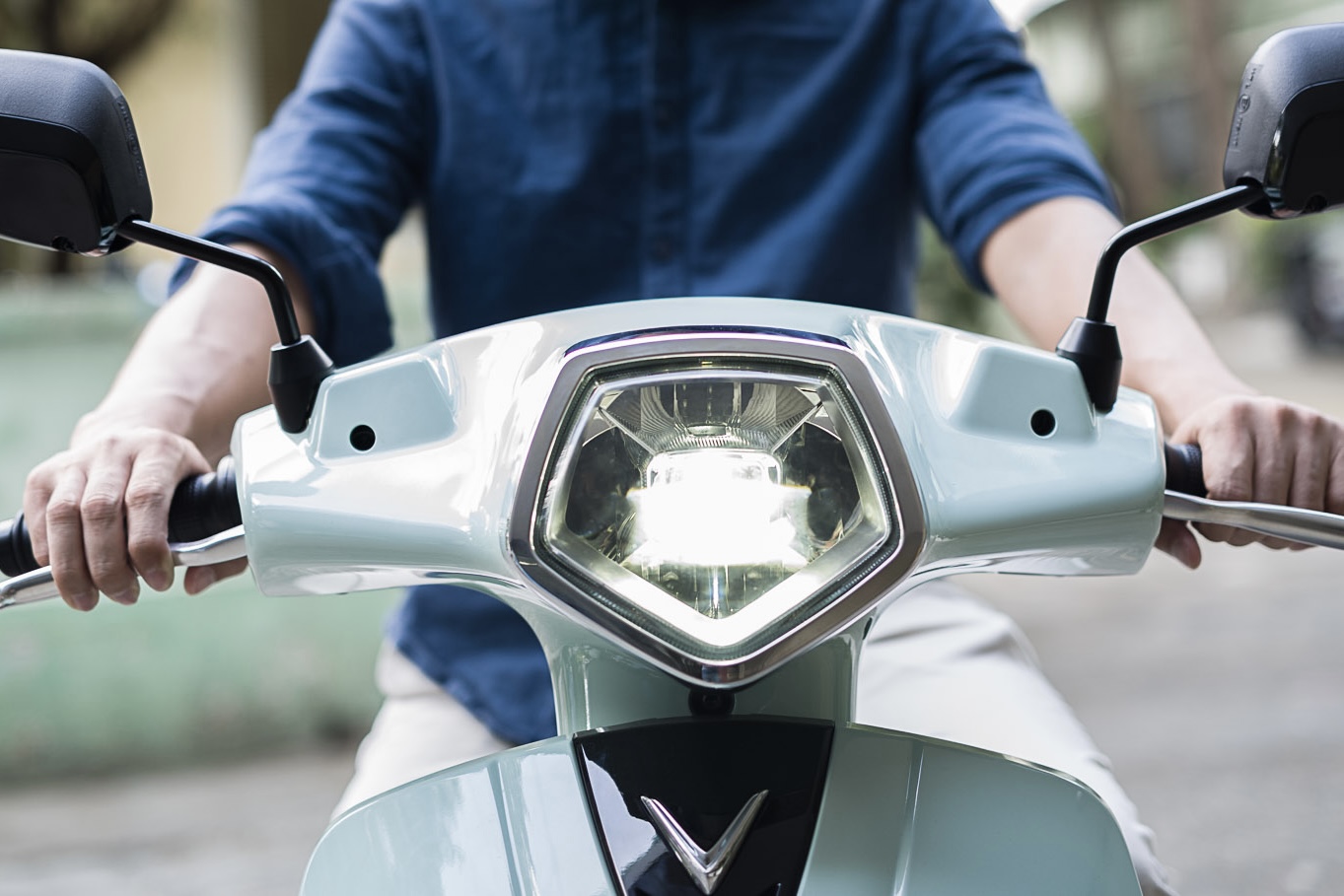 VinFast Vento được trang bị cảm biến tự động