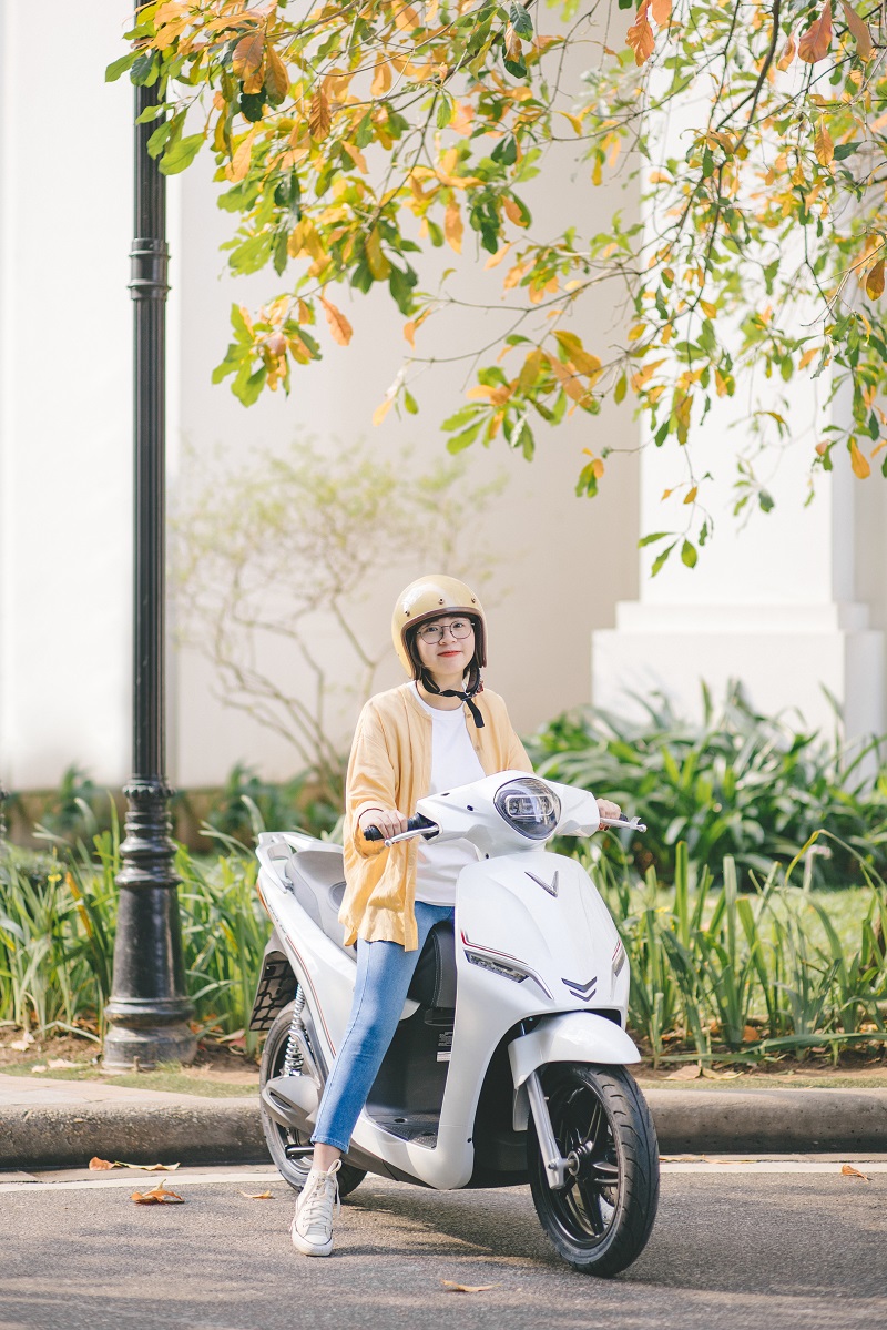 Xe máy điện VinFast xuất hiện ngày càng phổ biến trên đường phố