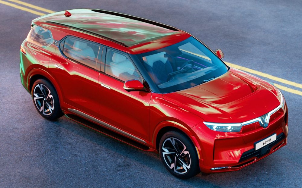 Tuổi Tỵ mua xe hợp màu gì - VF 9 Crimson Red là lựa chọn màu sắc phù hợp với người tuổi Ất Tỵ