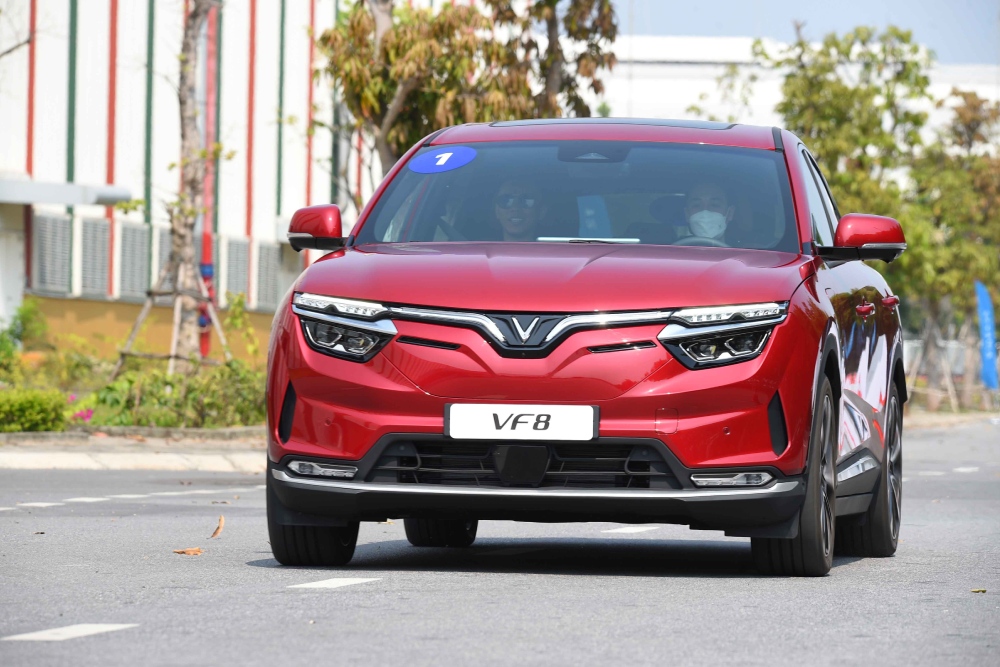 Các mẫu xe ô tô mới nhất của VinFast như VF 8 gây ấn tượng với thiết kế kiêu hãnh