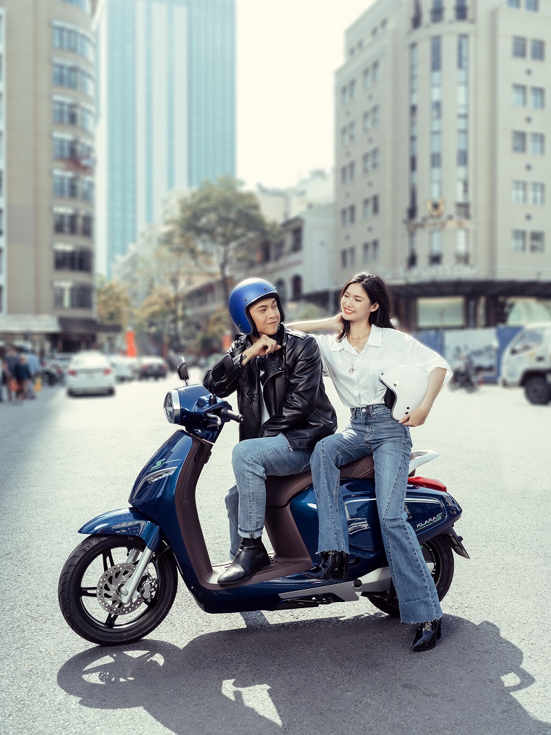 Đi xe máy điện với tải trọng phù hợp từng xe (Nguồn: vinfastauto.com)