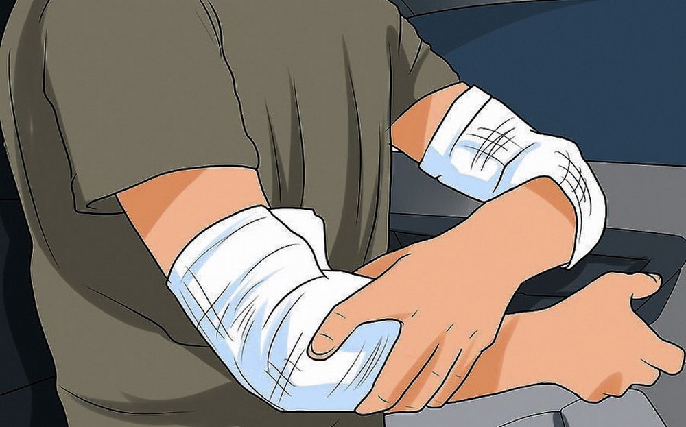 Để tránh bị thương, người nhảy cần quấn giấy vào tay và chân khi thực hiện cú nhảy