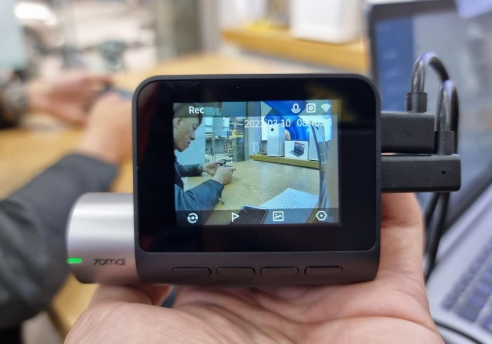 camera hành trình Xiaomi 70mai pro dễ sử dụng không
