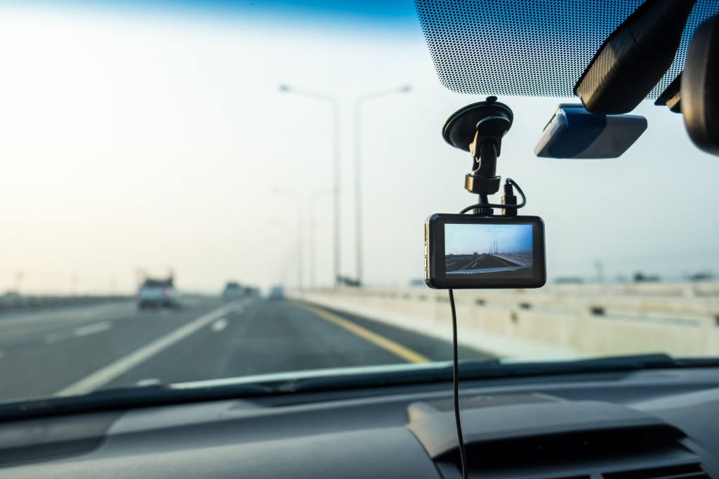 Camera trước xe ô tô phát hiện rủi ro nhanh chóng, hiệu quả