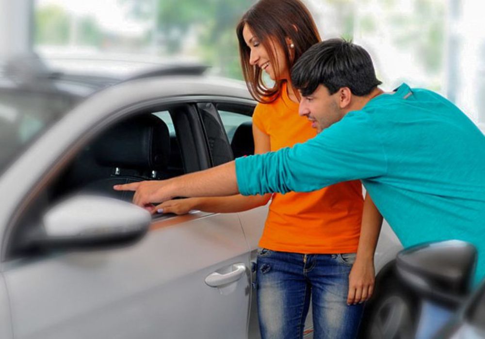 Nên nghe tư vấn mua xe ô tô lần đầu để không cảm thấy khó chịu sau khi đã sở hữu xe
