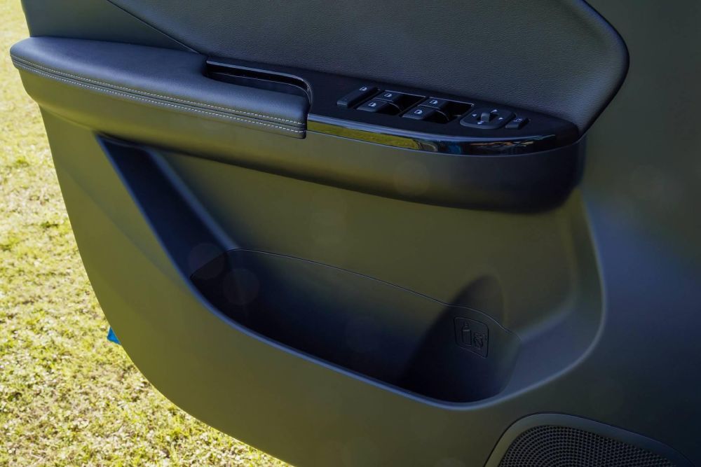 VF e34 xe điện được trang bị cửa sổ điện