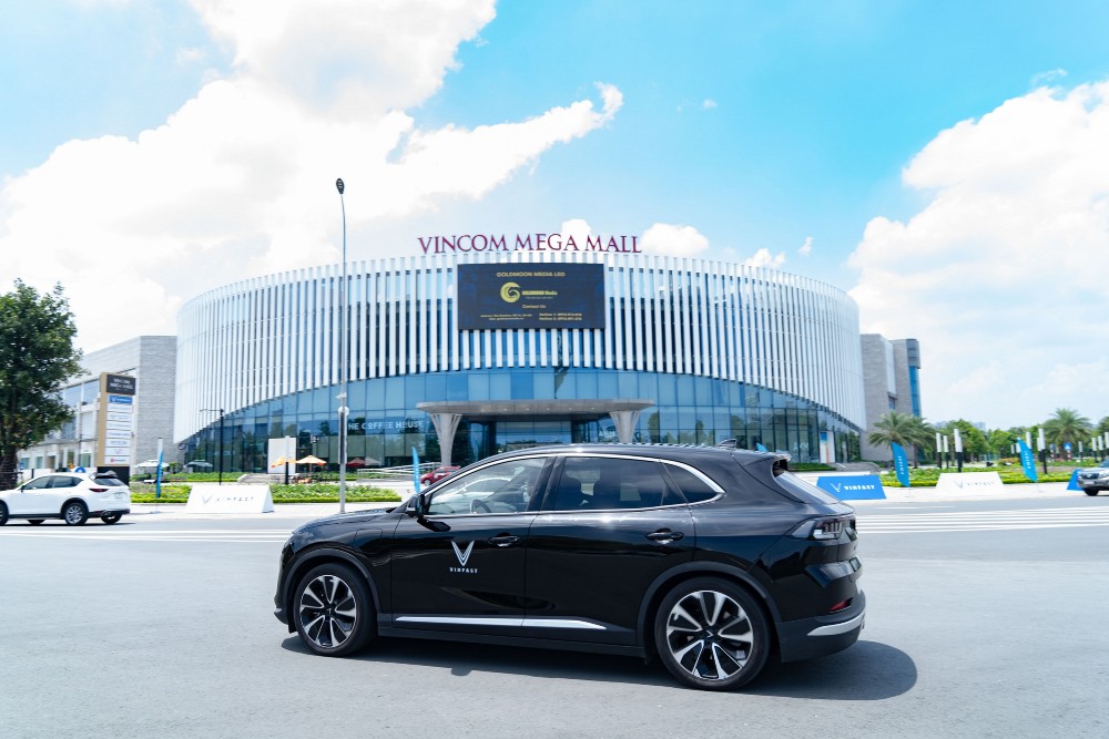dấu ấn của VF 8 năm 2022 - lái thử lần đầu tiên