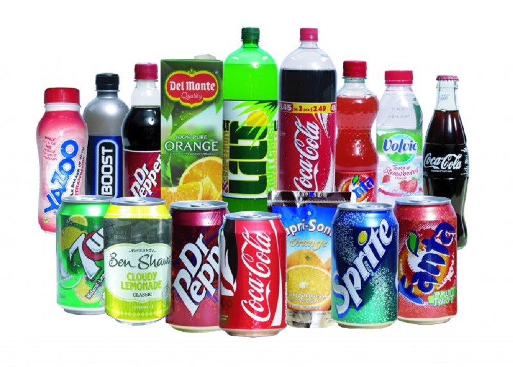 Nước có gas nằm trong top các vật dụng tuyệt đối không nên để trong cốp xe máy điện