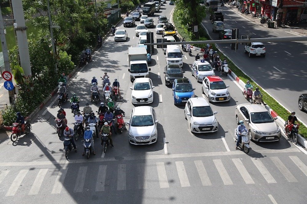 đèn đỏ xe máy có được rẽ phải không